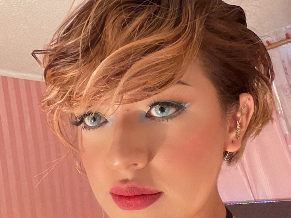 MelyzaMendoza></p>

       
    </div>
    </div>
</div>
<div class=